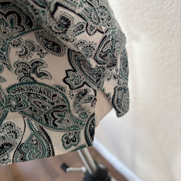 H&M Women's Green Paisley Keyhole Blouse Top - Size 6 - Picture 6 of 6
